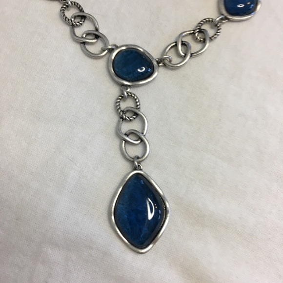 VTG Avon NRQ Necklace and Earrings Set - Picture 9 of 13